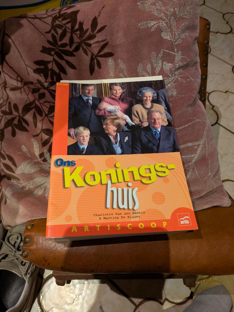 Ons koningshuis, Enlèvement ou Envoi, Comme neuf, Magazine ou livre