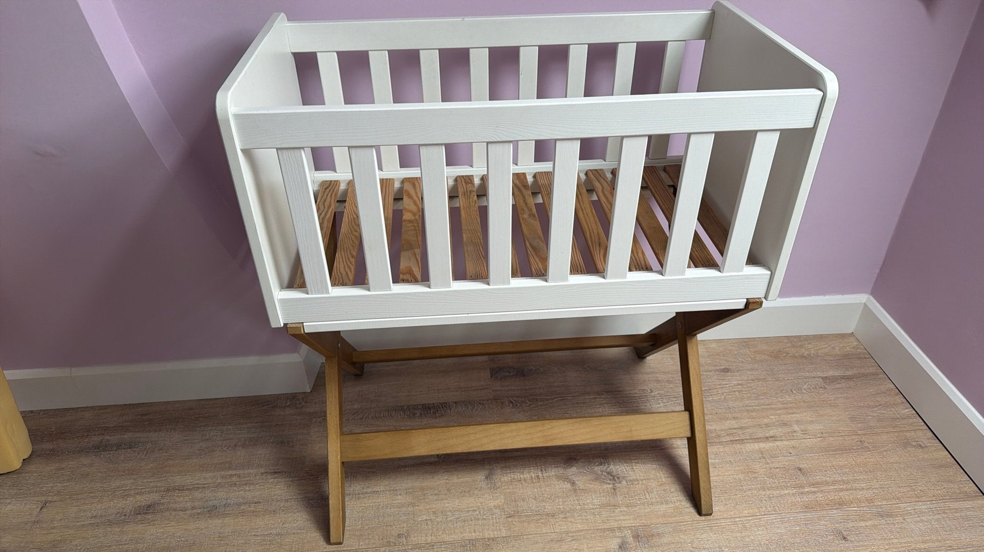 Wit babywiegje in hout, Kinderen en Baby's, Ophalen, Zo goed als nieuw, Wieg