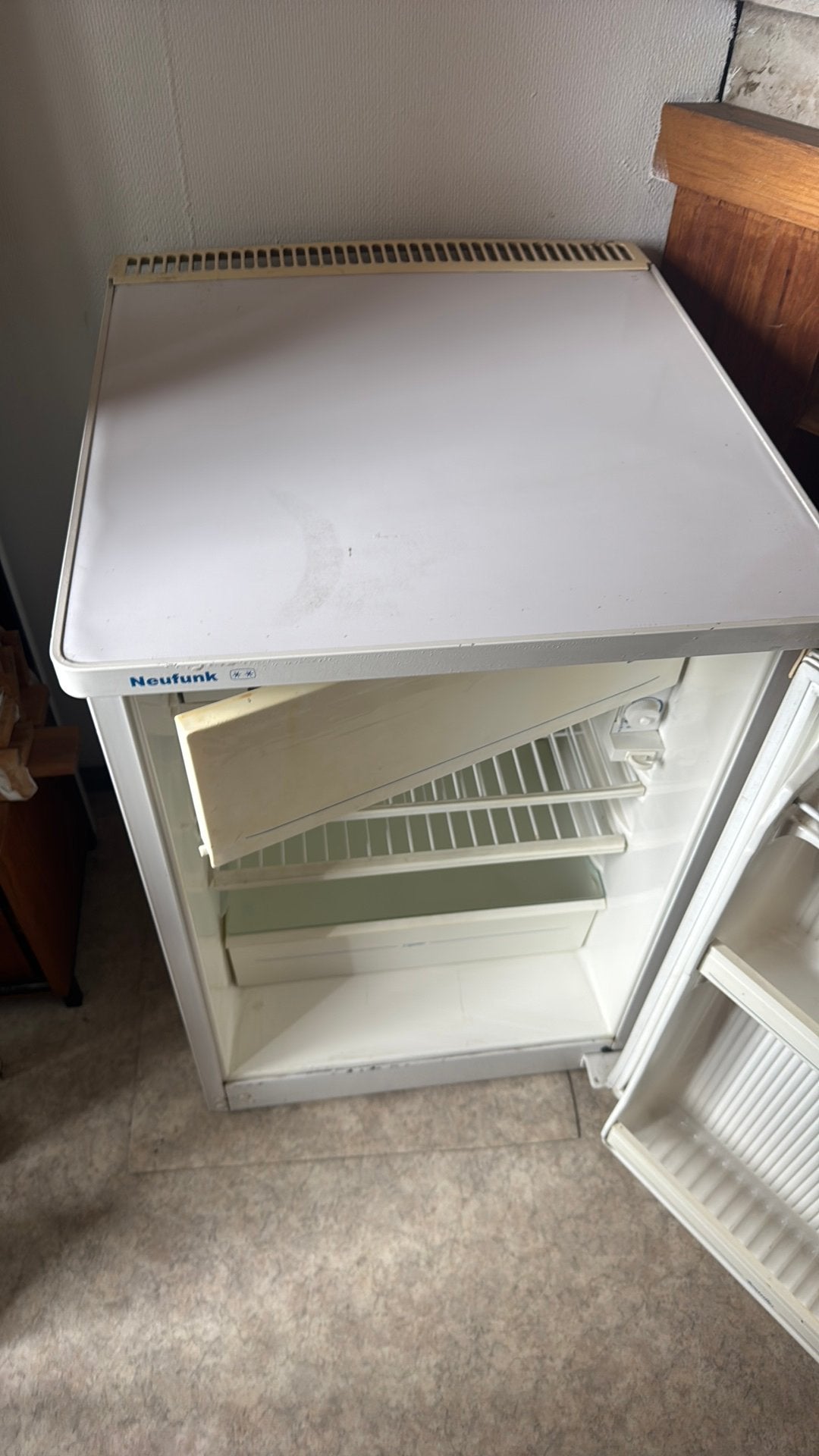 Frigo table neufunk 2 etoile, Avec compartiment congélateur, 85 à 120 cm, Enlèvement, Utilisé