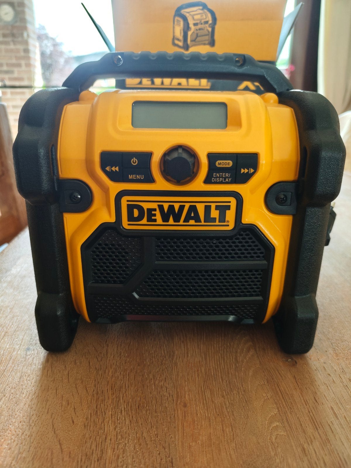 Dewalt xr DCR020, Enlèvement, Radio