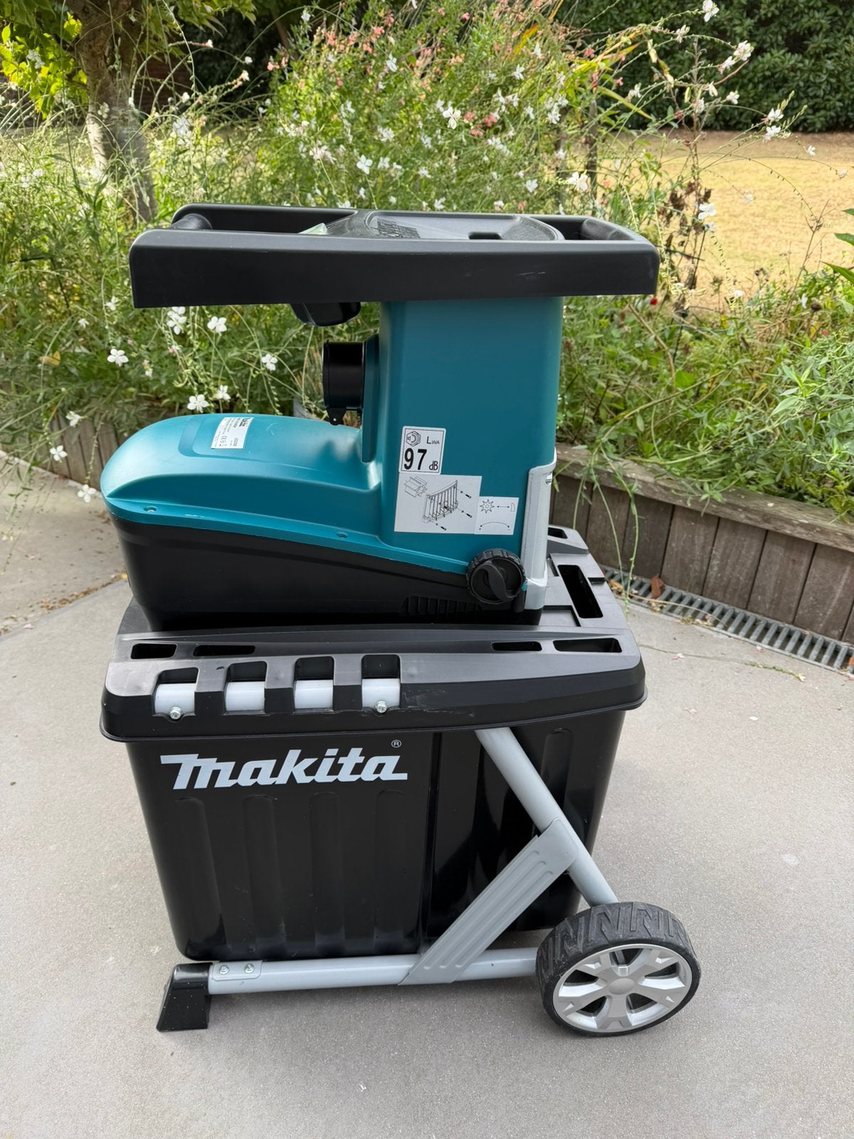 Broyeur Makita UD2500, Jardin & Terrasse, Enlèvement, Comme neuf, Électrique, Bac de ramassage
