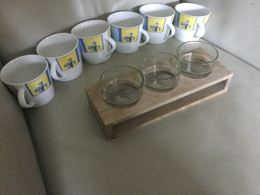 LOT: TASSES-VERRES+SOCLE EN BOIS, Enlèvement ou Envoi, Utilisé, Autres types, Autres matériaux