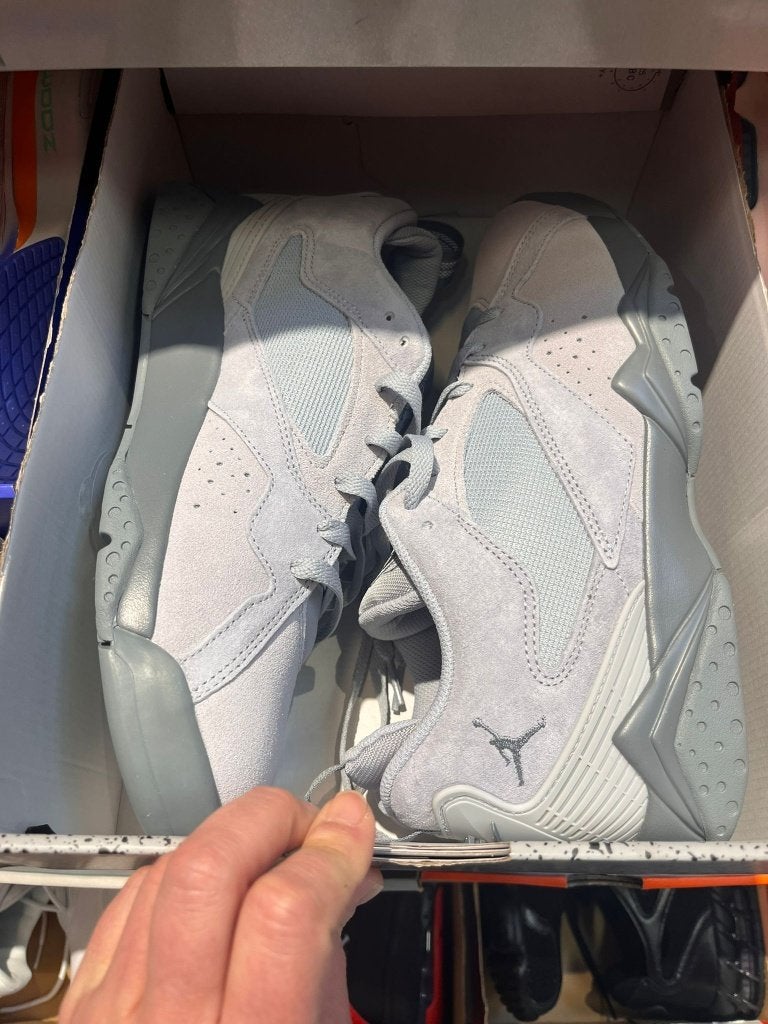 chaussure nike jordan grise, Vêtements | Hommes, Chaussures, Enlèvement ou Envoi, Autres couleurs, Nike, Comme neuf