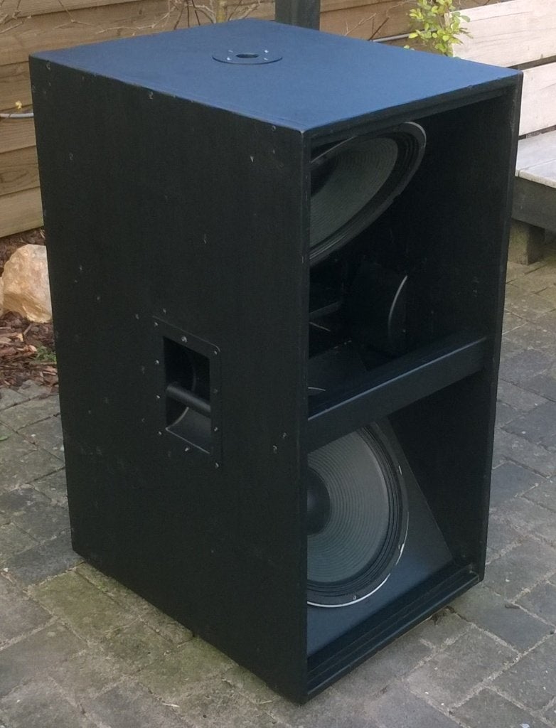 Subs 800 - 1400 Watt dubbel 15 inch, 2 stuks, Subwoofer, Refurbished, Ophalen of Verzenden, Basreflex