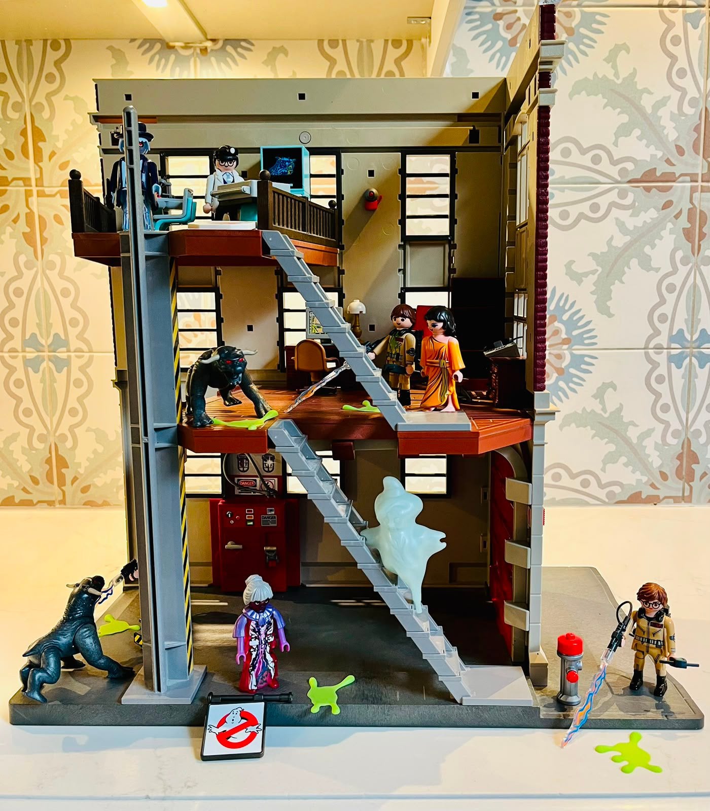 Ghostbusters Barracks Playmonl Ghostbusters, Gebruikt, Complete set, Ophalen of Verzenden, Figuren