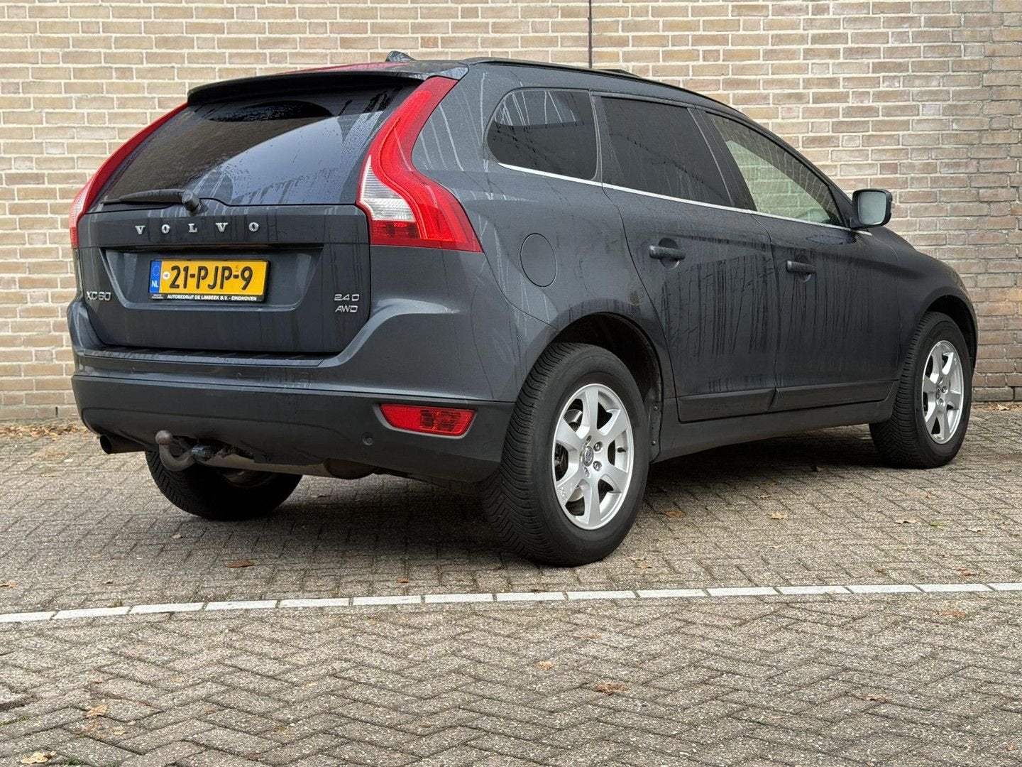 Volvo XC60 2.4D AWD, Argent ou Gris, Achat, Entreprise, Noir