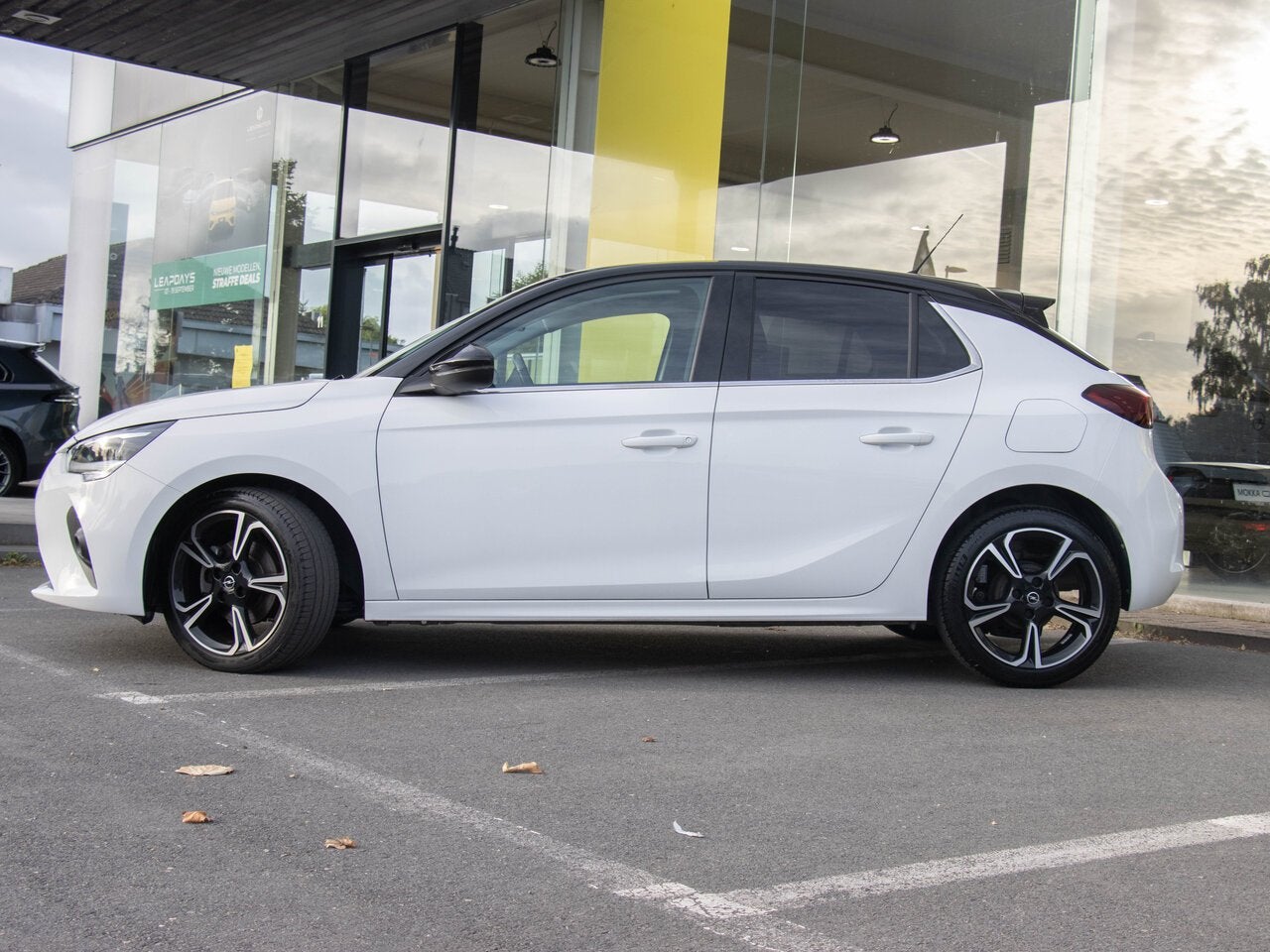 Opel Corsa ELEGANCE 1.2T MT6 100PK|AIRCO|CAMERA|CARPLAY|CRU, Auto's, 0 cilinders, 1199 cc, 0 kg, Wit