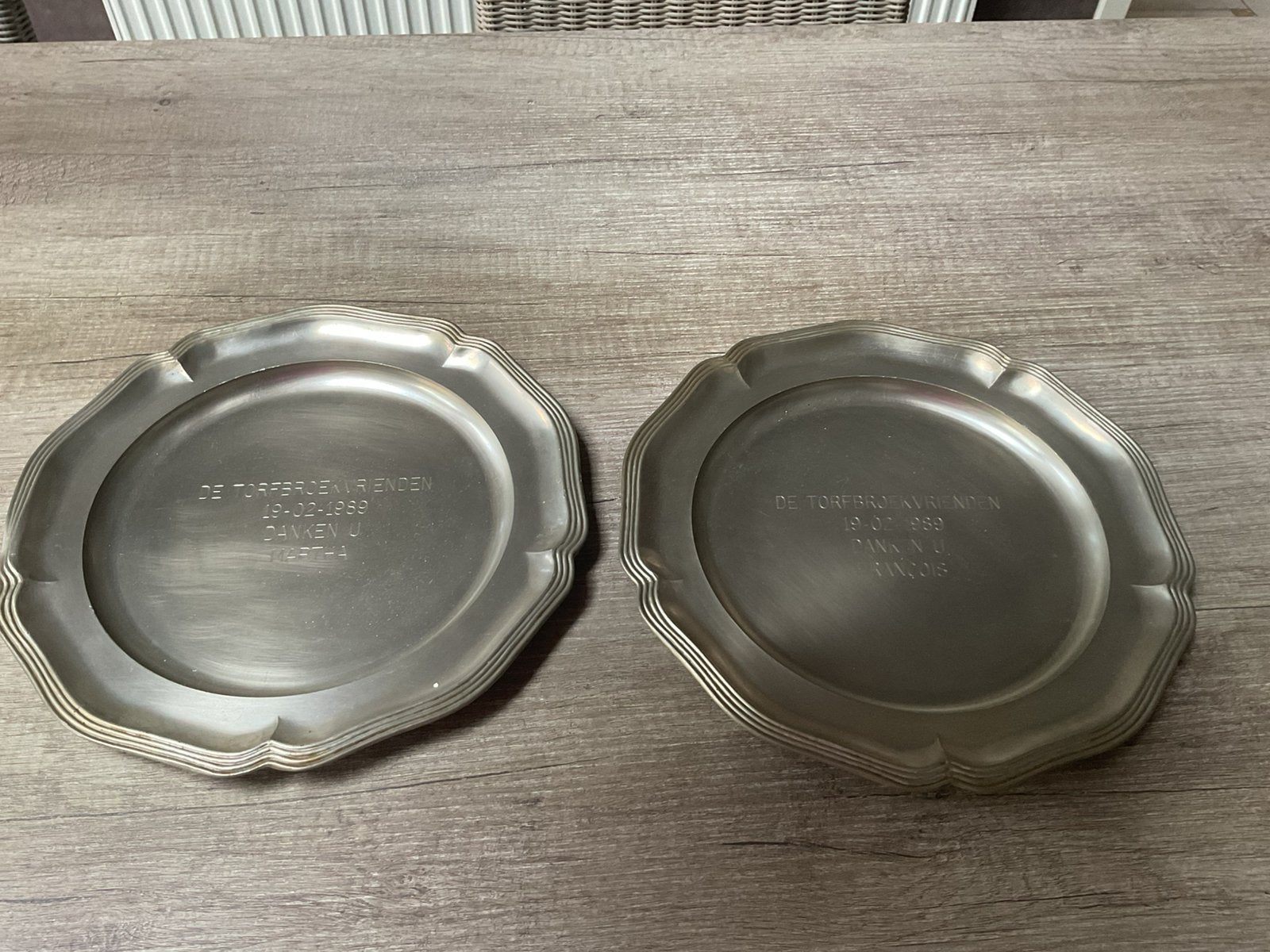 2 tinnen borden, Antiek en Kunst, Antiek | Tin, Ophalen of Verzenden