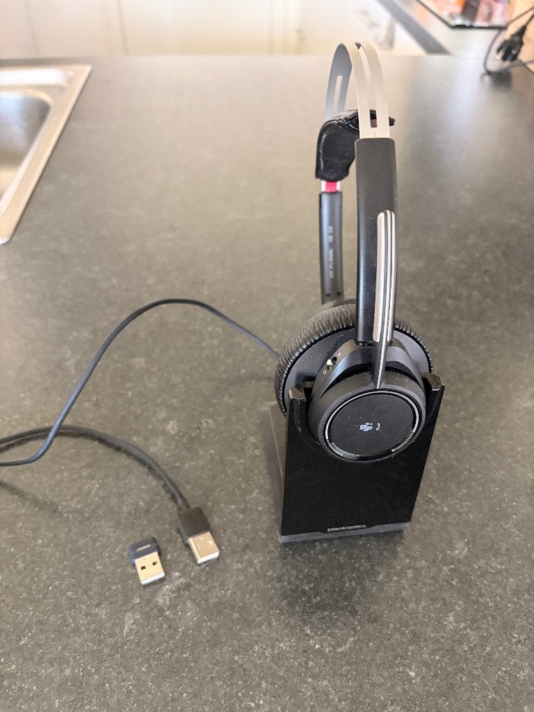 Plantronics (Poly) Voyager Focus UC – Bluetooth headset, Microphone repliable, Plantronics, Comme neuf, Enlèvement