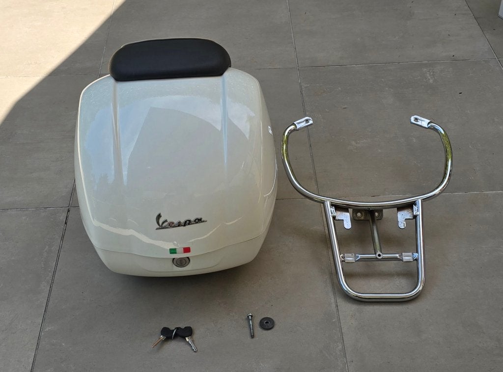 Topkoffer met achterdrager Vespa GTS, GT en GTV, Motoren, Accessoires | Koffers en Tassen, Ophalen of Verzenden, Nieuw