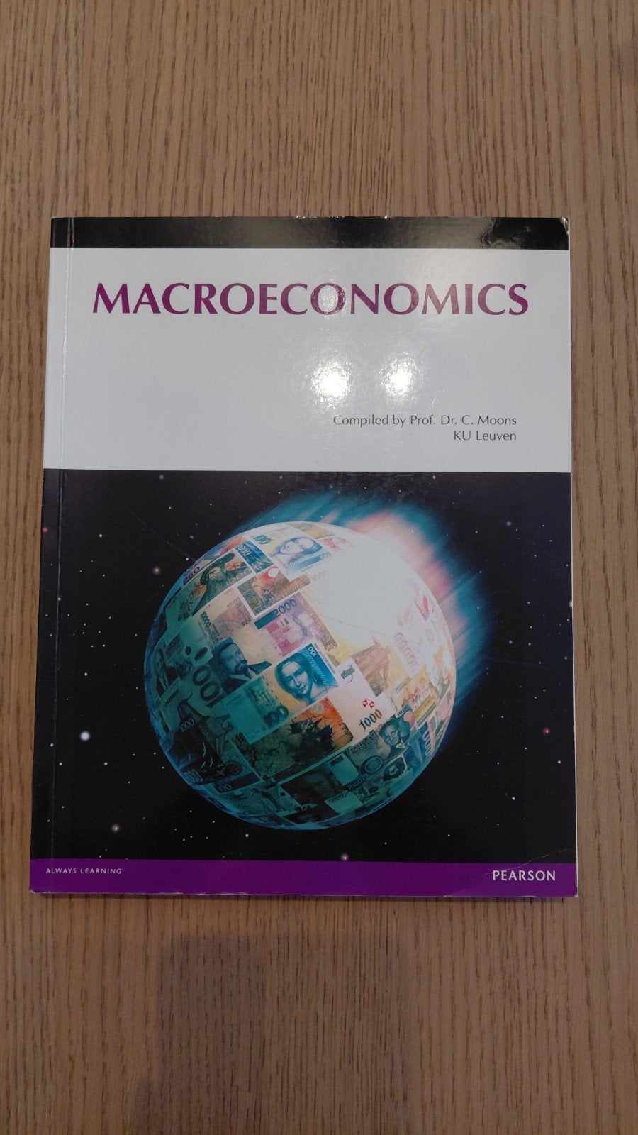 Macroeconomics, Boeken, Ophalen