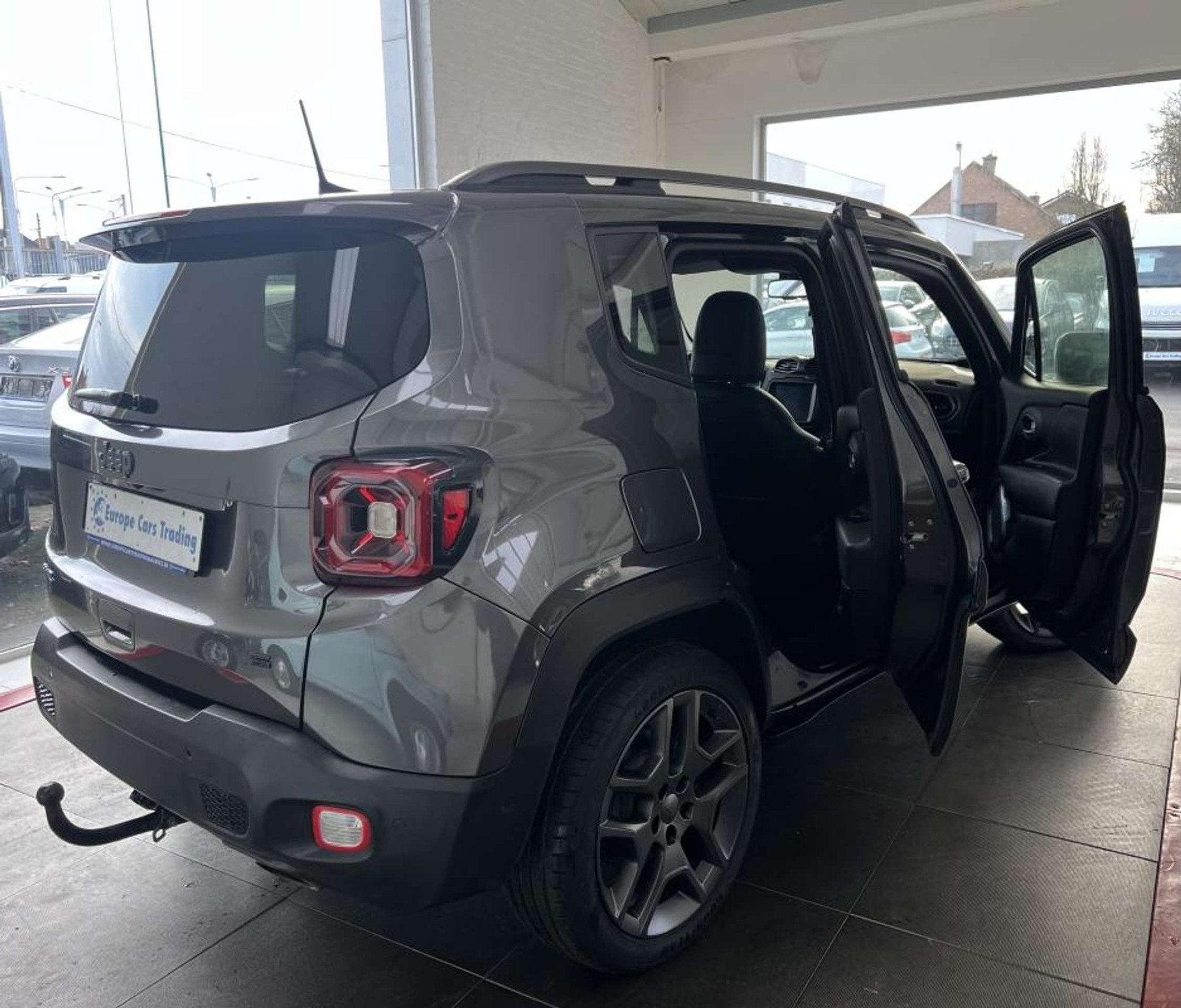 Jeep Renegade S 4Xe 1.3 TURBO 190CH PHEV 1ÈRE MAIN CARPLAY, Automaat, Parkeersensor, Gebruikt, Zwart