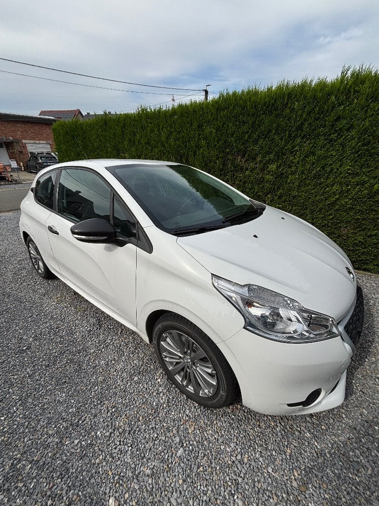 Peugeot 208      80000 km, Euro 5, Achat, Boîte manuelle, Particulier