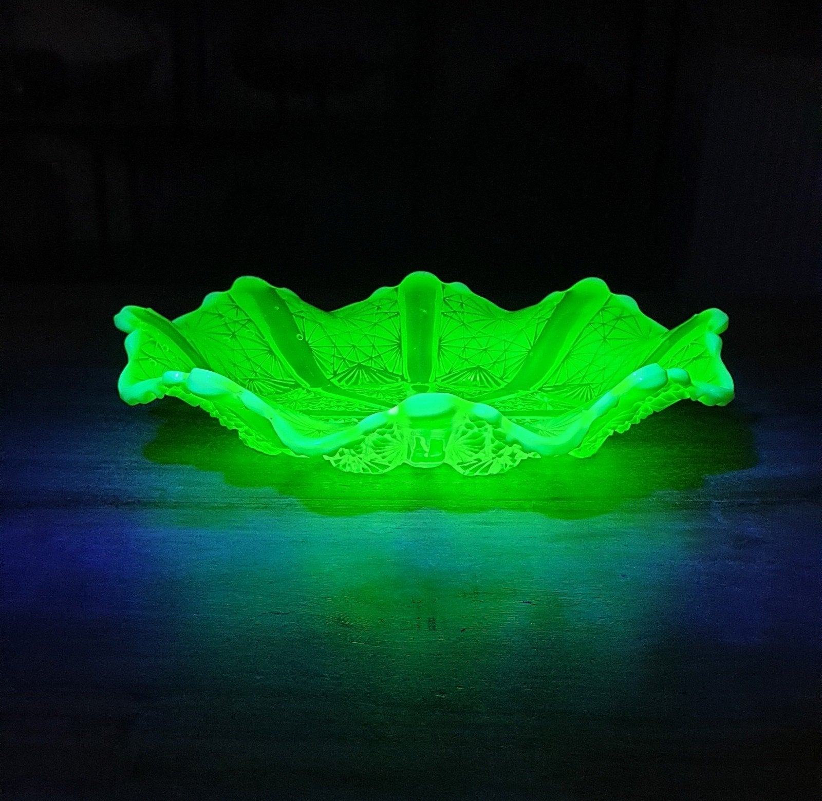 Antieke uranium schaal 19.5 bij 24.5cm, Ophalen of Verzenden