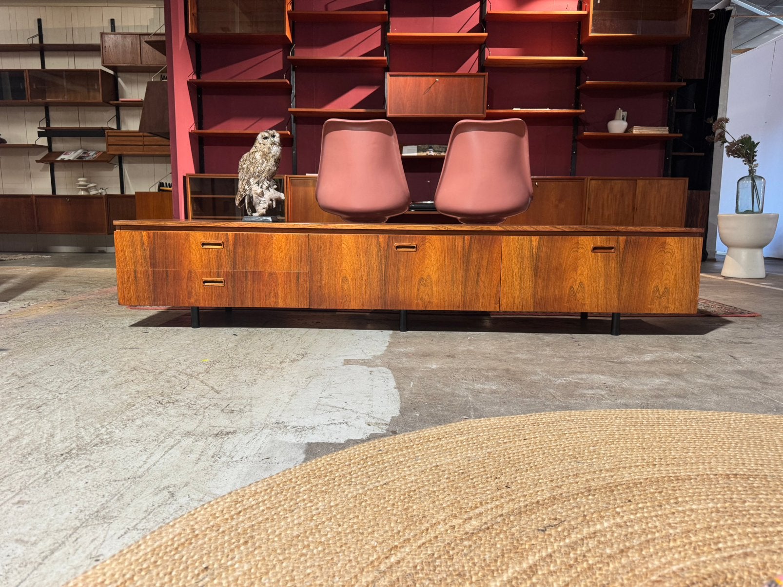 Zeer fraai vintage teak houten lowboard dressoir, Huis en Inrichting, Kasten | Dressoirs, Gebruikt, Met klep(pen), Teakhout, Ophalen of Verzenden
