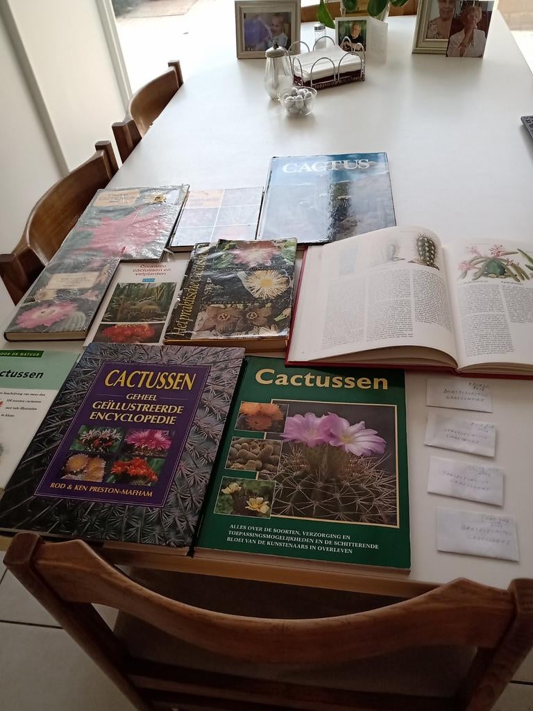 Boeken over cactussen €5 stuk+ gratis cactus zaden., Boeken, Ophalen