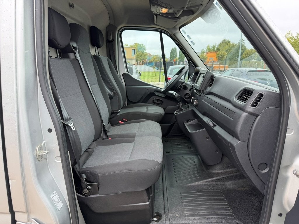 Nissan Interstar (Stock ID 40401) — 17