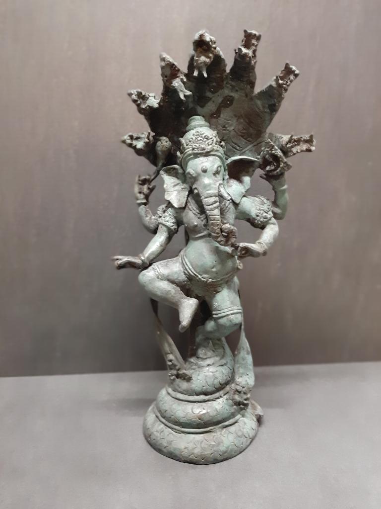 Bronzen beeld/ganesh danst op 7-koppige Naga-cobra, Antiek en Kunst, Ophalen of Verzenden