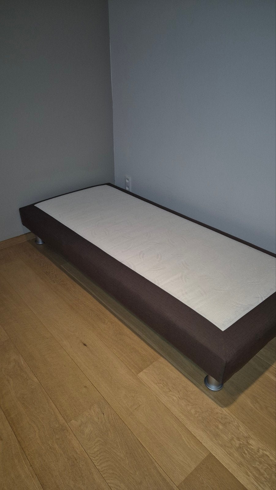 Boxspring avec pieds (2 éléments) neuf, Neuf, 90 cm, Une personne, Brun