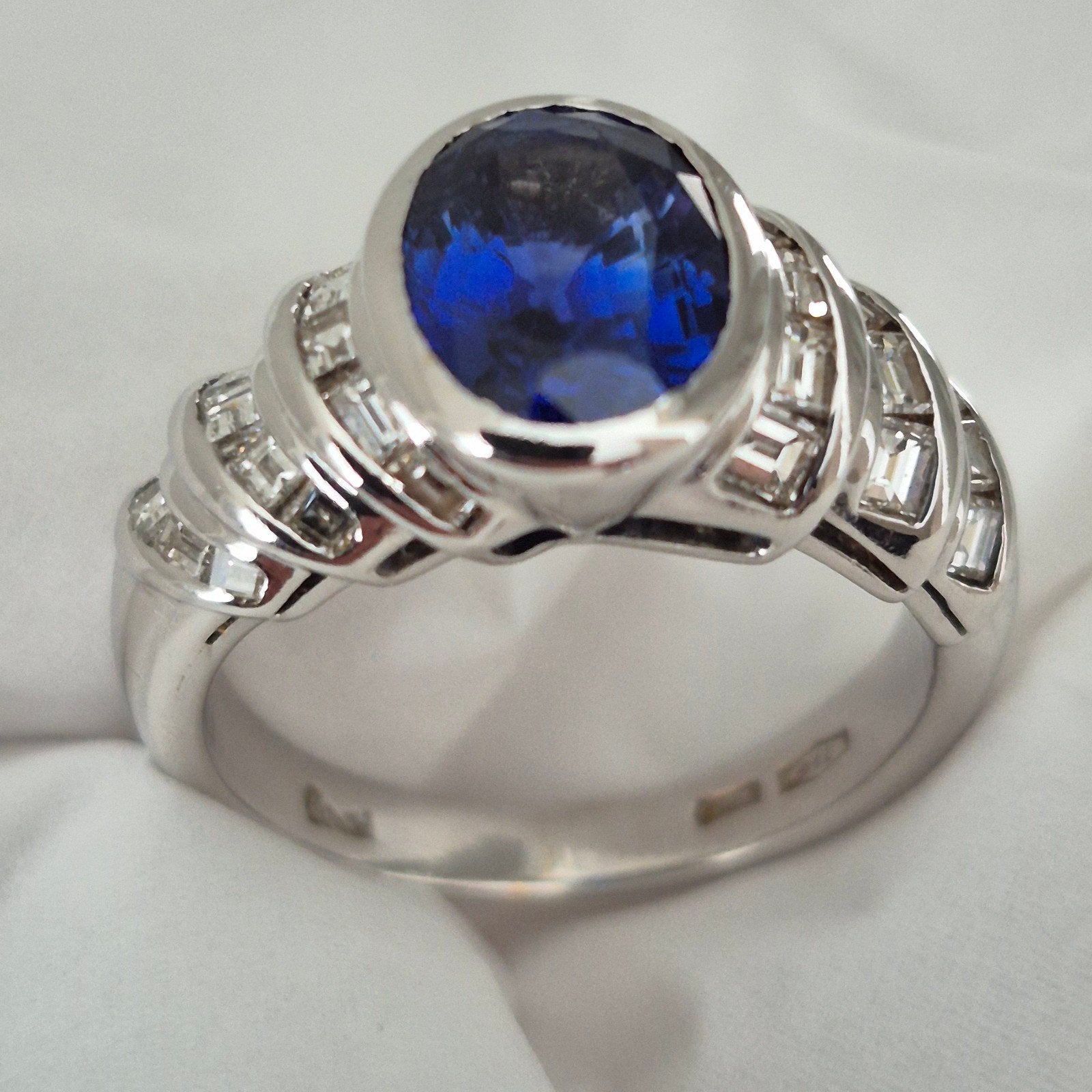 Saphir & Diamant ring 18 karaat witgoud, Comme neuf, Or, Enlèvement, Blanc