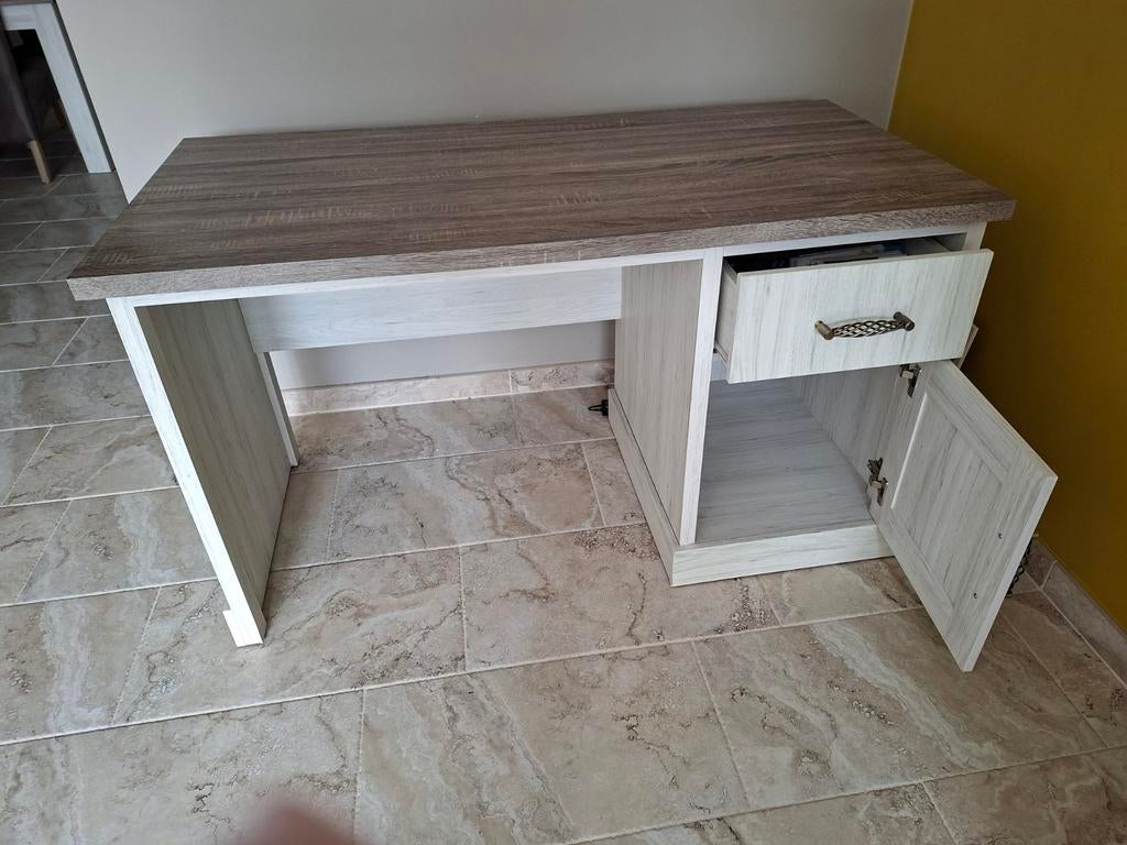 Bureau, Ophalen