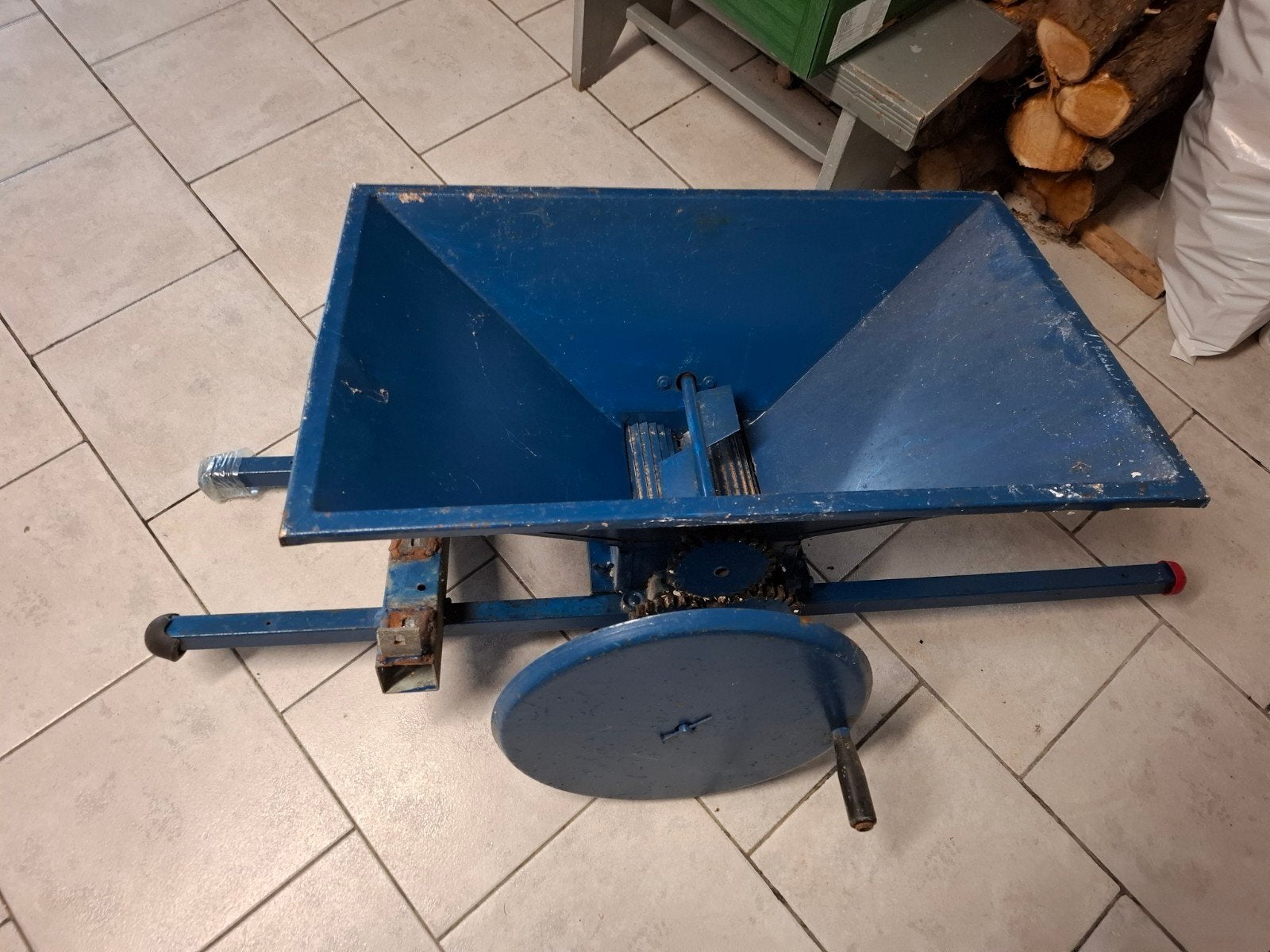 broyeur a raisin, Enlèvement