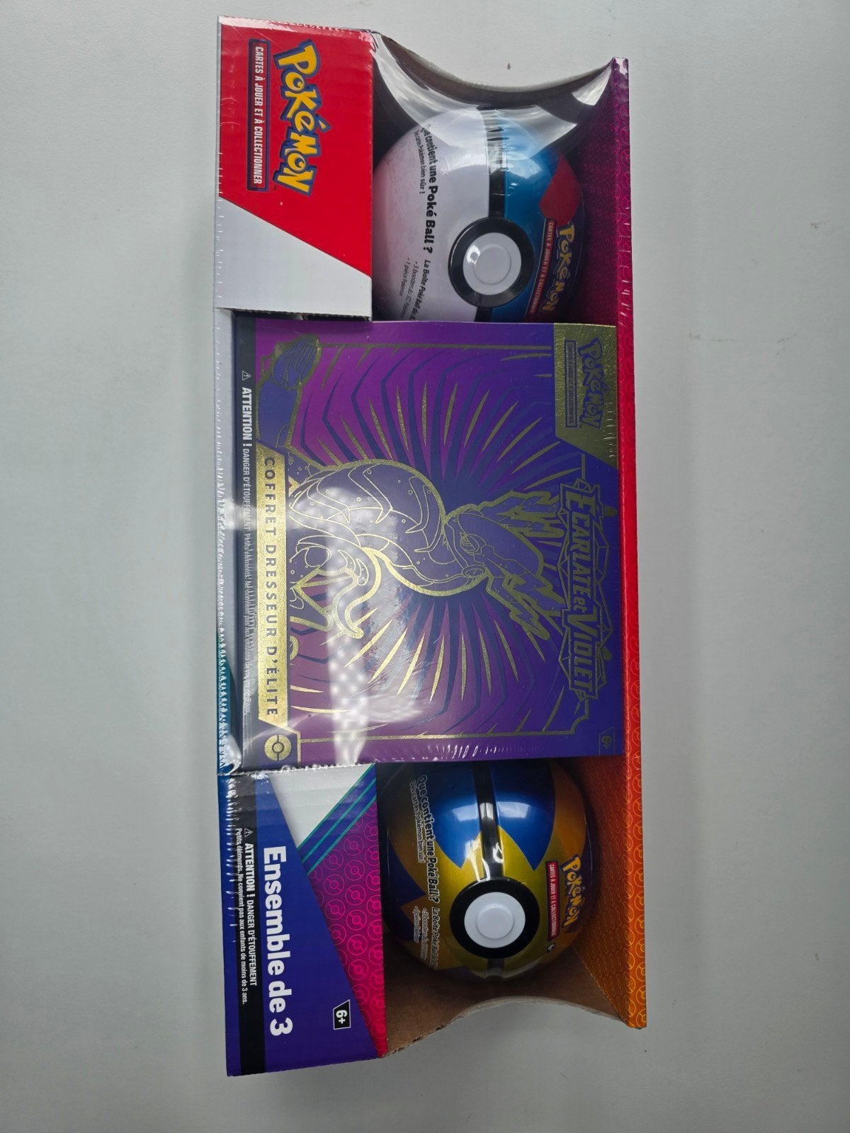 1 Trainer Box Pokemon EV1 + 2 Pokeball Canada!, Enlèvement ou Envoi, Neuf, Booster box, Foil