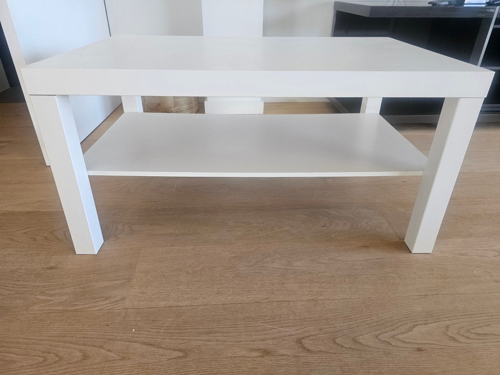 ZGAN wit tafeltje met legplanken onderaan IKEA + 1 smaller, Ophalen