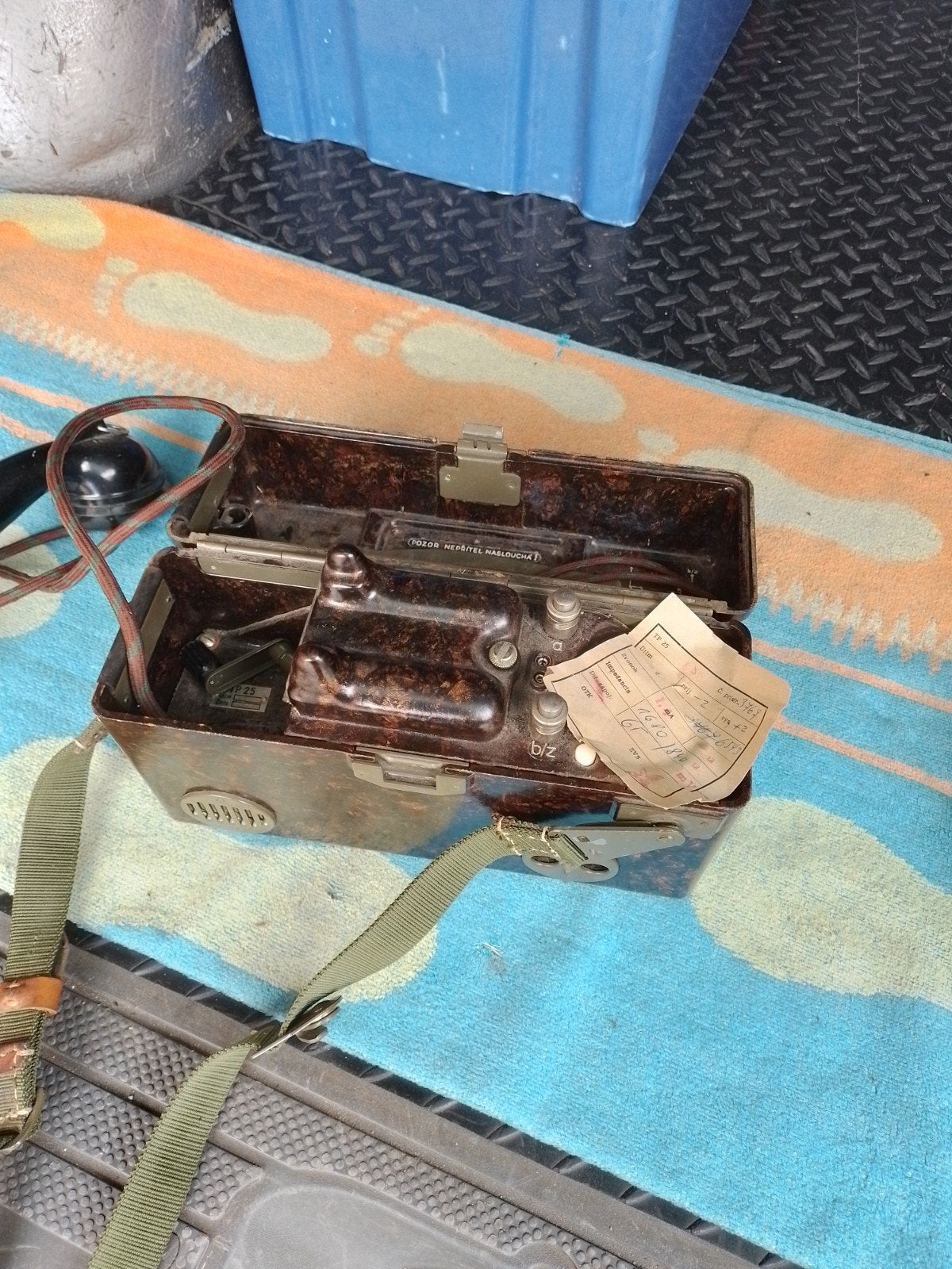 Téléphone de campagne tchécoslovaque, années 1950, Collections, Objets militaires | Seconde Guerre mondiale, Enlèvement