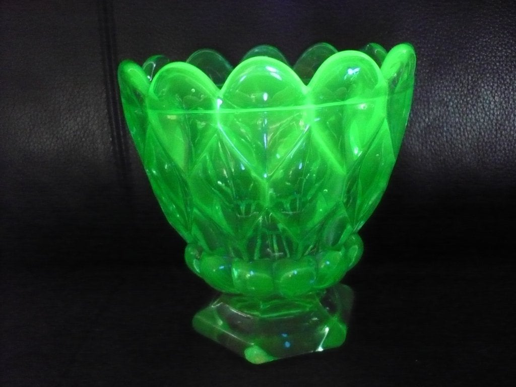 Coupe uranium glas art deco, Antiquités & Art, Antiquités | Verre & Cristal, Enlèvement ou Envoi