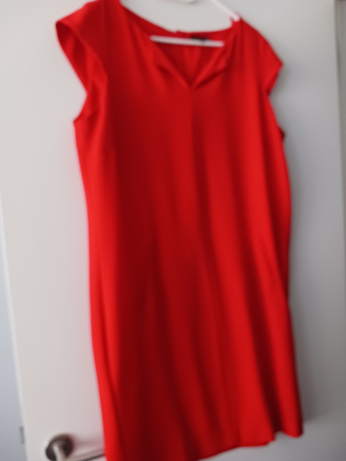 Rood kleed merk JBC te koop. M 46, Ophalen, JBC, Zo goed als nieuw, Boven de knie