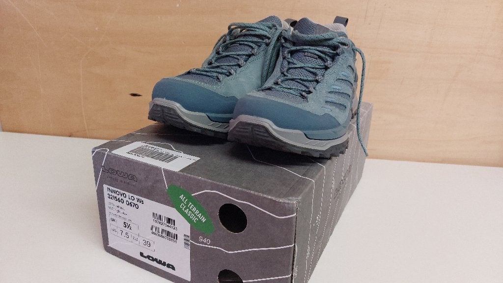 NIeuwe wandelschoenen LOWA Innovo maat 39, Sports & Fitness, Alpinisme & Randonnée, Neuf, Chaussures, Enlèvement ou Envoi