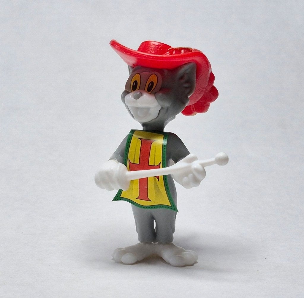 Tom and Jerry 1992 Tom Mousquetaire rouge K93 N 47, Collections, Enlèvement ou Envoi, Utilisé, Figurines