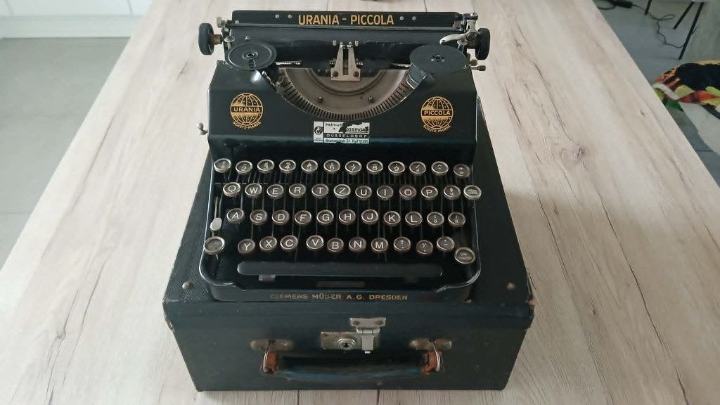 Duitse schrijfmachine Urania Piccola, Enlèvement