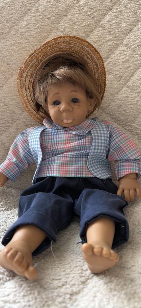 ANTIEKE POP UIT COLLECTIE PORSELEIN, Verzamelen, Ophalen, Zo goed als nieuw, Pop