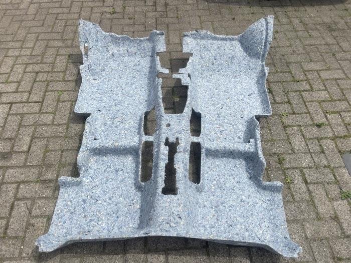 Revêtement sol d'un Volkswagen UP, Volkswagen, -, 3 mois de garantie, Utilisé