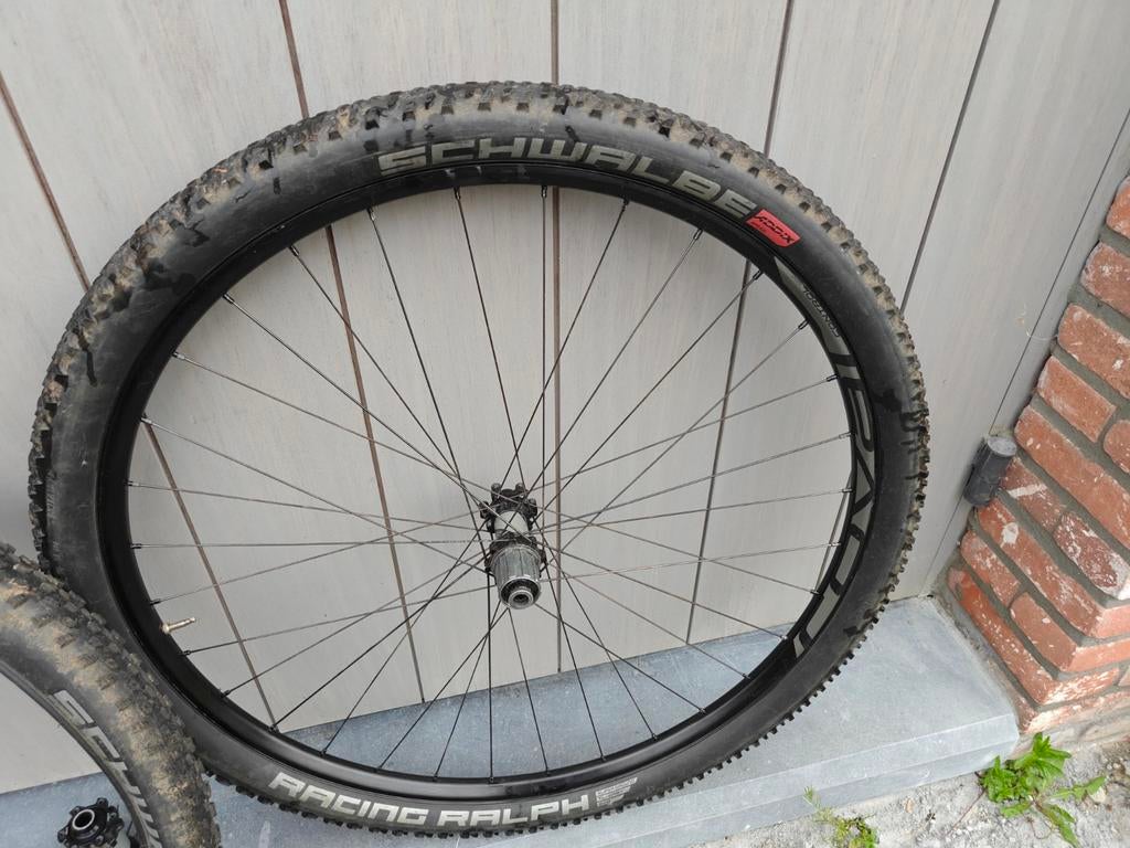 Dt Swiss roval achterwiel + vooras, Enlèvement, Utilisé, Pneu