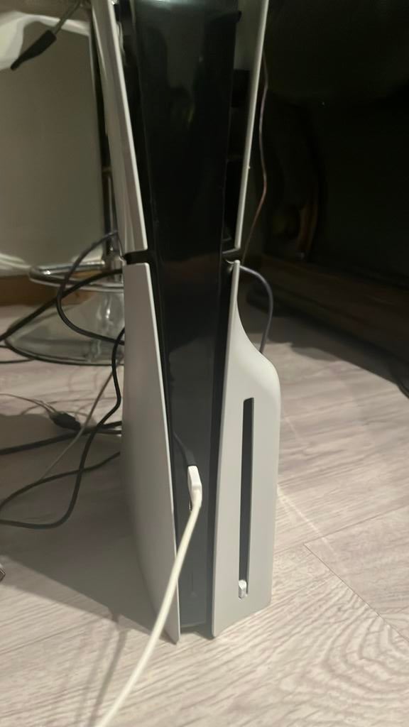 Ps5 met 2 controllers en oplader, Games en Spelcomputers, Ophalen, Zo goed als nieuw