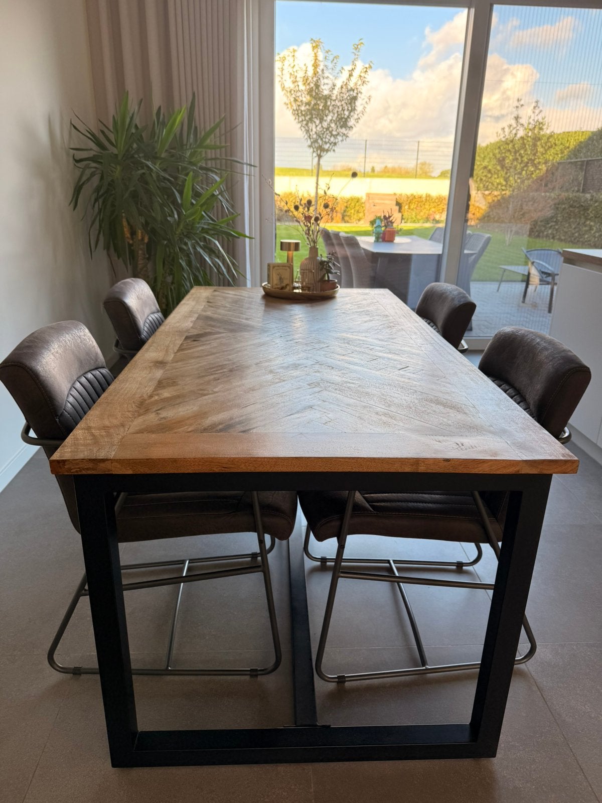 Eetkamerset: Tafel (180x90x70cm)  4 Henders & Hazel stoelen, Enlèvement, Comme neuf