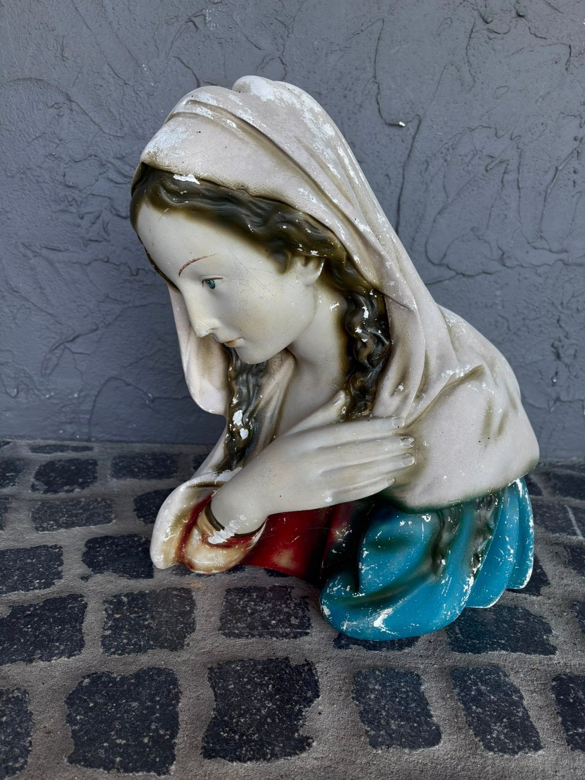 Buste de Mary, Enlèvement