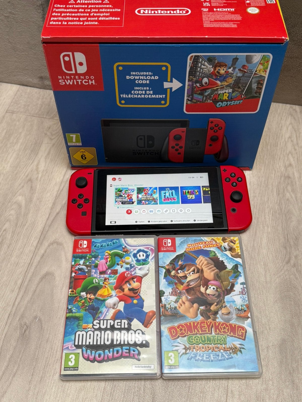 Nintendo switch Mario edition, Games en Spelcomputers, Ophalen, Zo goed als nieuw, Met games