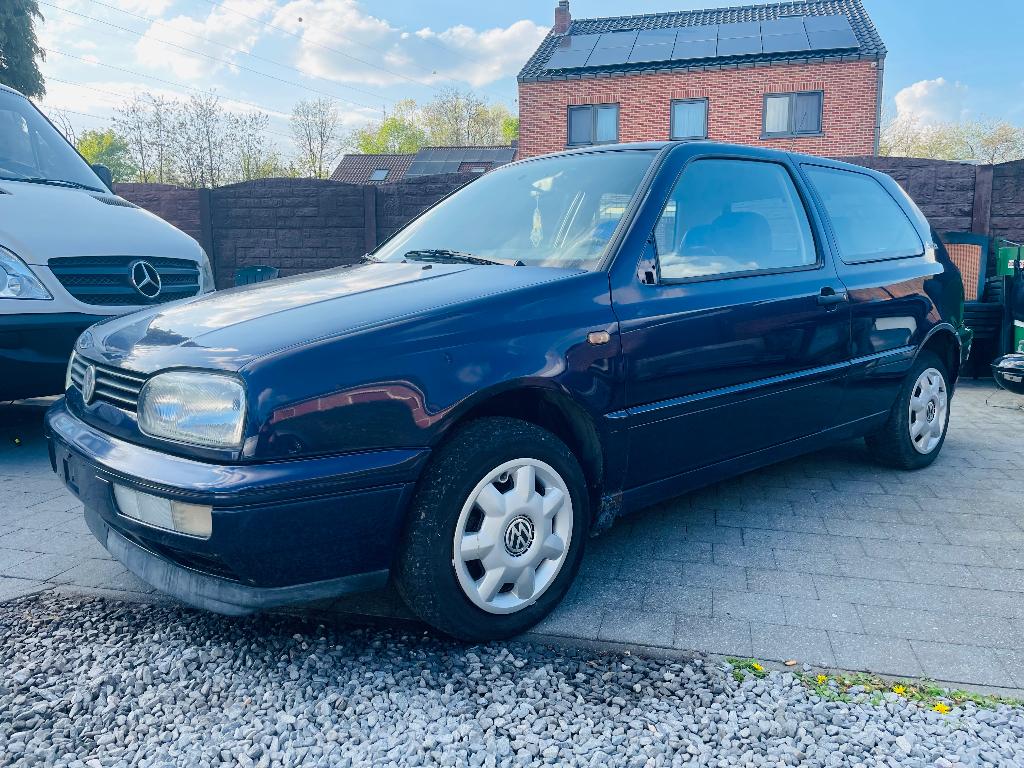 Volkswagen Golf 3 – Zeer nette staat – 2e eigenaar, Auto's, Volkswagen, Voorwielaandrijving, Stof, Zwart, Overige kleuren