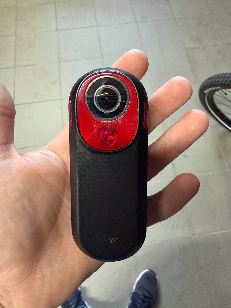 Garmin varia 715, Fietsen en Brommers, Ophalen, Achterlicht, Zo goed als nieuw, Oplaadbaar