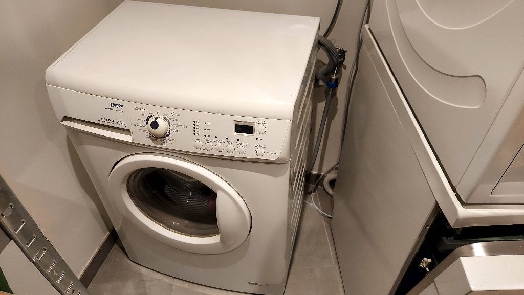 Wasmachine Zanussi gratis, Elektronische apparatuur, Wasmachines, Ophalen, 1200 tot 1600 toeren, Gebruikt, 4 tot 6 kg