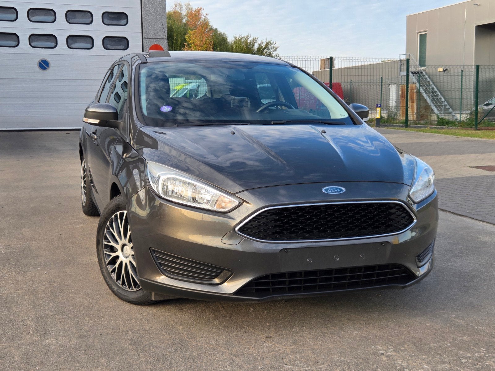 Ford Focus 1.0i Essence Euro 6b 2017 Prête à immatriculer, Autos, Focus, Argent ou Gris, Achat, Euro 6