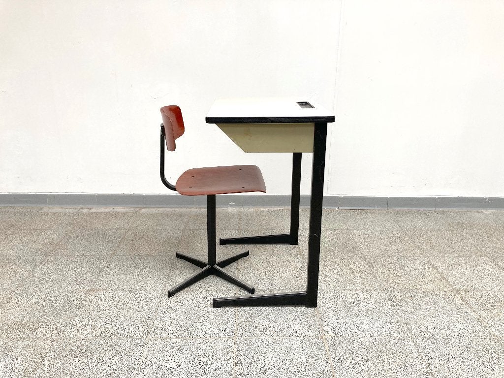Vintage bureautje/lessenaar met stoel 1960's, Huis en Inrichting, Ophalen, Opbergruimte, Gebruikt, 60 cm