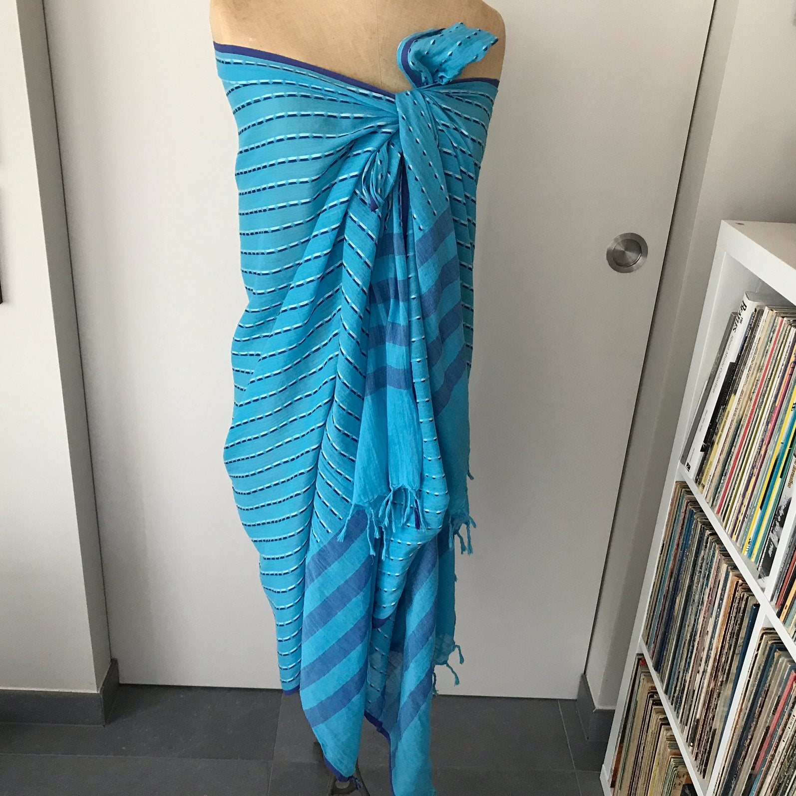 Paréo/sarong in turquoise, Vêtements | Femmes, Bonnets, Écharpes & Gants, Enlèvement ou Envoi, Comme neuf