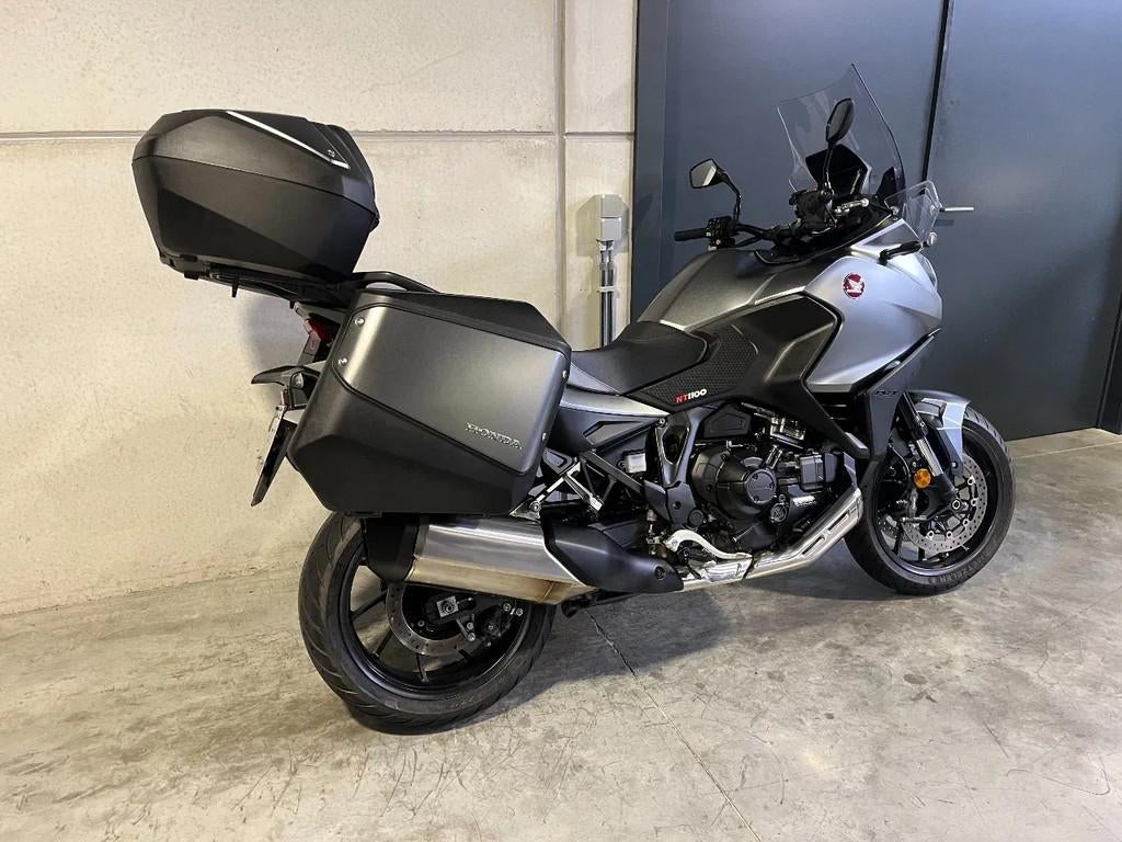 Honda NT1100 DCT met urban pack van 1ste eigenaar (bj 2023), Motoren, Bedrijf, Meer dan 35 kW, Toermotor, 1100 cc