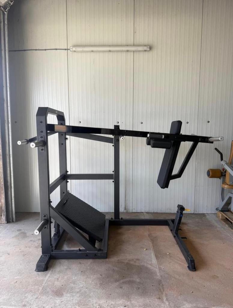 Pendulum Squat Adjustable / squat machine / Legpress, Sport en Fitness, Fitnessmaterialen, Gebruikt, Overige typen, Armen, Benen