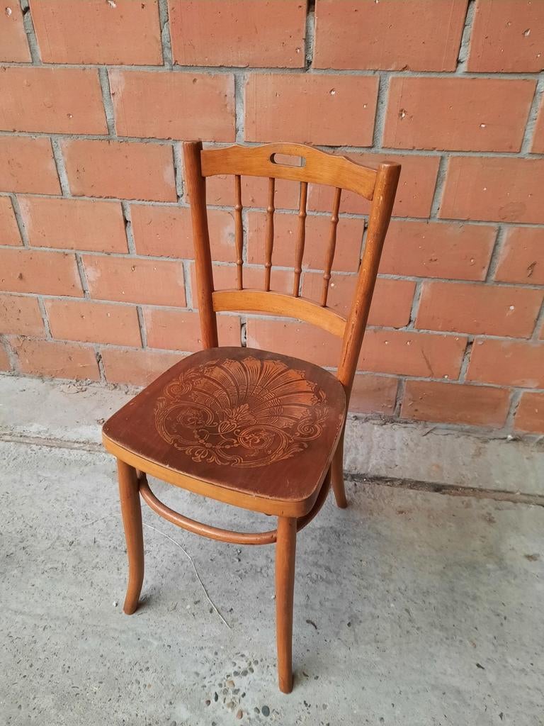 Antieke Thonet stoel, Ophalen